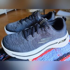 Sz 6.5 Women's SKECHERS GO WALK ARCH FIT Moon Shadows, Walking Shoes